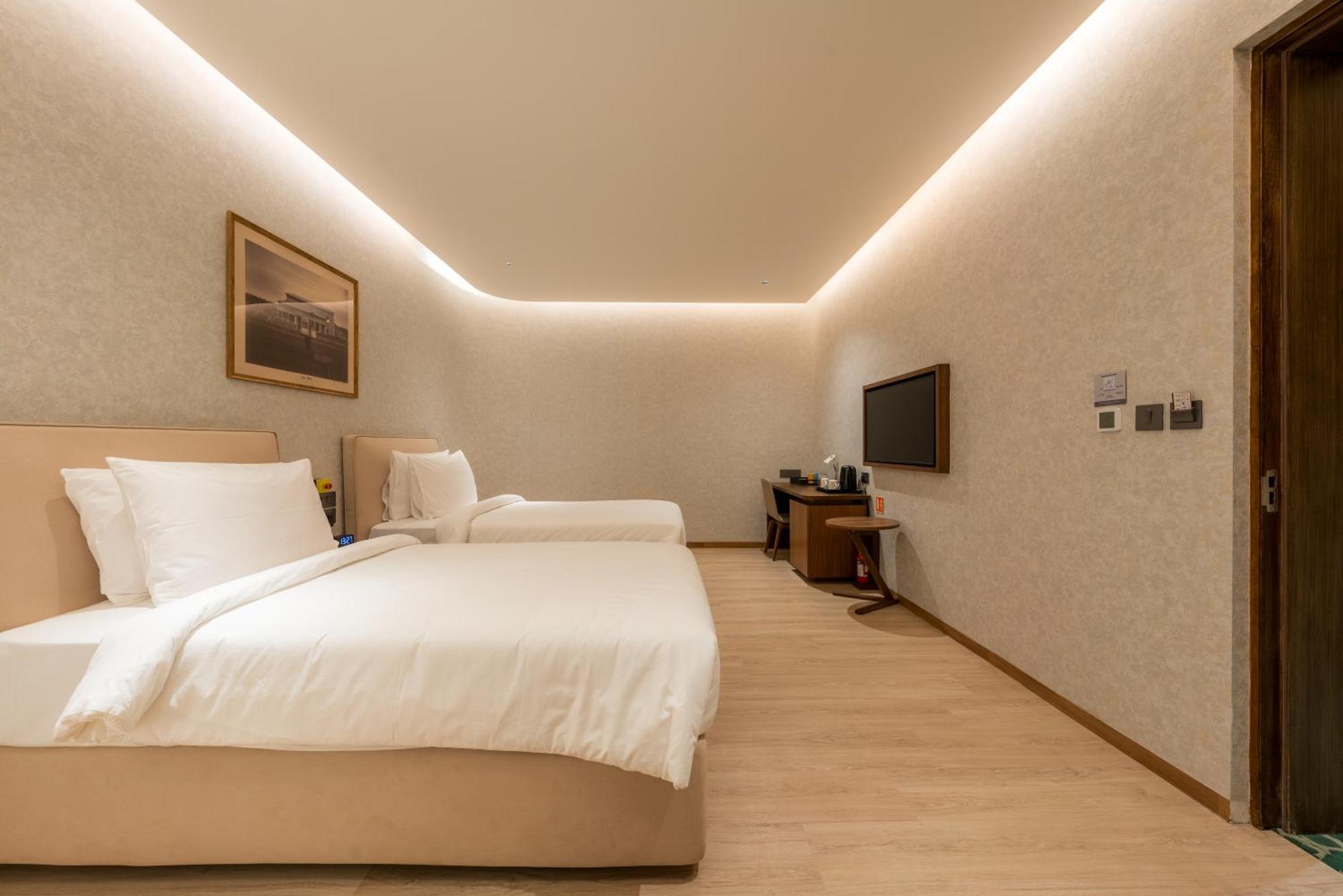 080 Transit Hotel, T2 Turuvekere Luaran gambar